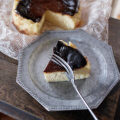 「なぜみんな夢中？バスクチーズケーキの5つの魅力」