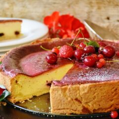 チーズケーキのちょい足しにおすすめのトッピングと飲み物を紹介