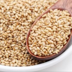 ゴマの開封後は冷蔵庫に入れる？ゴマ製品を長持ちさせる秘訣を解説