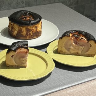 30個限定のバスクチーズケーキ「丸ごと桃バスチー」