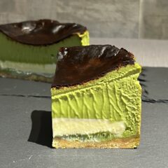 「濃厚×ほろ苦！抹茶バスクチーズケーキが春の新定番に」